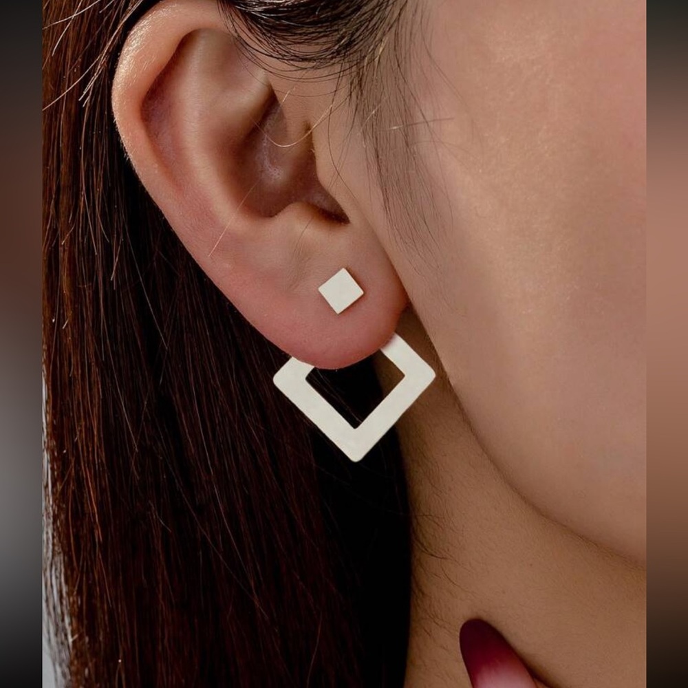 Elegant Silver Diamond Shaped Stud Earrings